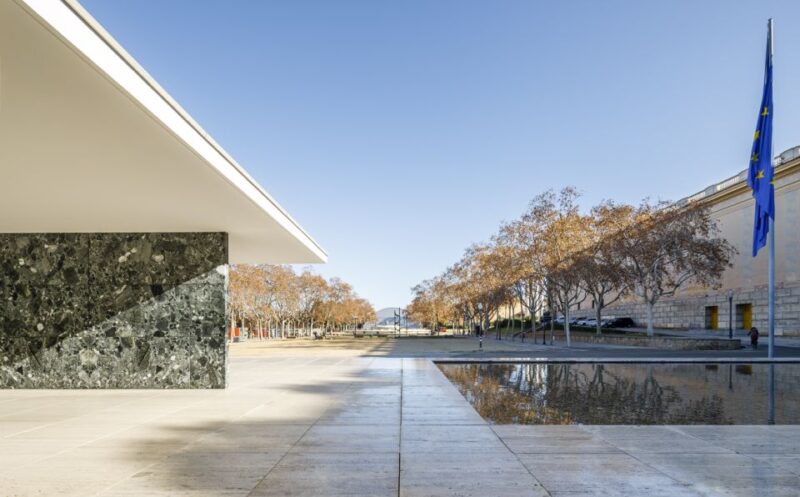 Barcelona: Mies van der Rohe Pavilion Ticket and Audio Guide - Experience the Pavilion’s Unique Design Features