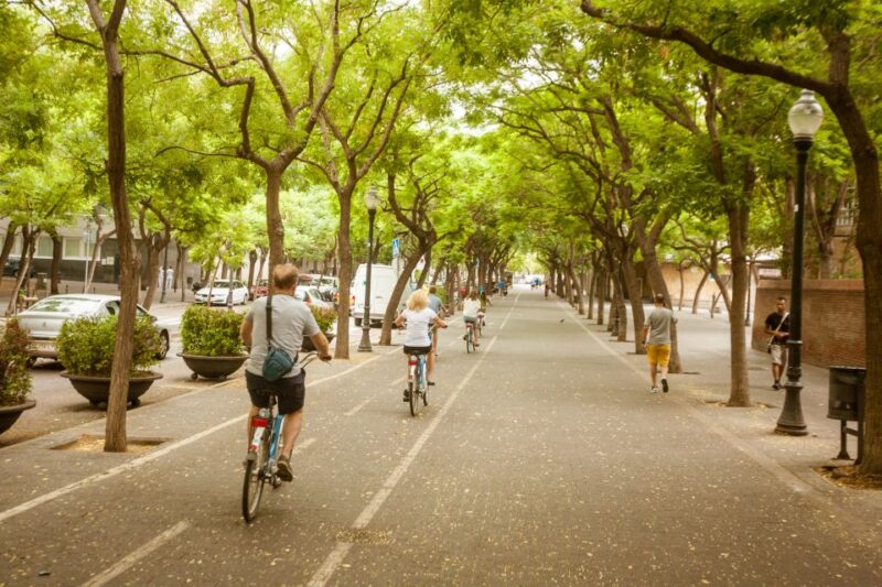 Barcelona Montjuic Three-Hour Bike Tour - Touring Port Vell and Trendy Districts