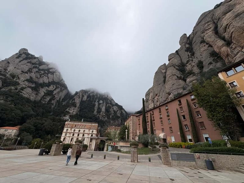 Barcelona: Montserrat afternoon tour, easy hike & boys choir - The Sunset and Evening Views from Montserrat