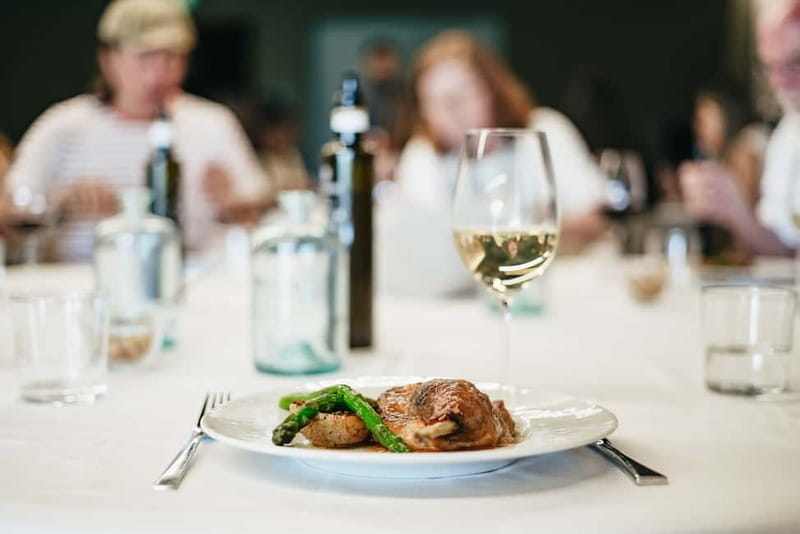 Barcelona: Montserrat, Cogwheel, Black Madonna & Winery Tour - Food and Wine: Tasting and Dining Options