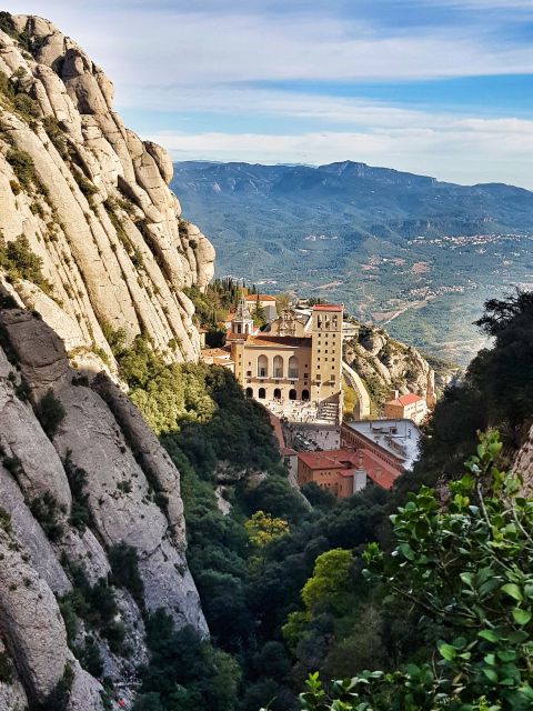 Barcelona: Montserrat Private Tour for Families and Friends - Key Points