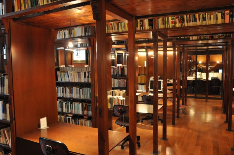 Barcelona: Museu Tàpies Entrance and Exhibitions - No Guided Tour, but Informative Experience