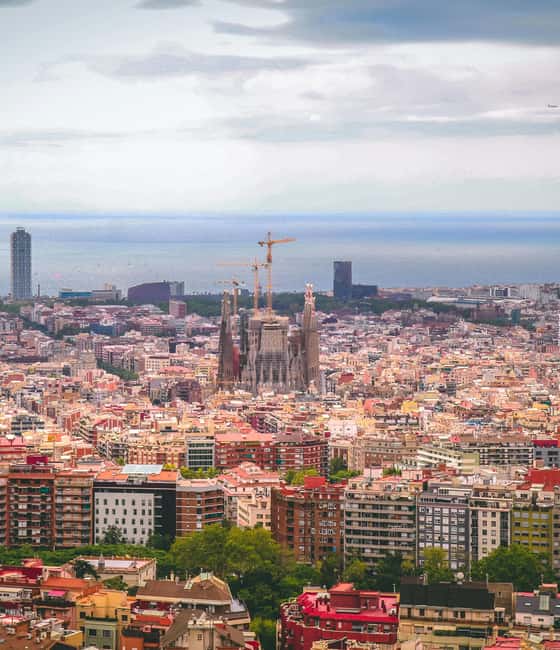 Barcelona: Night Lights & Tapas Tour by Car - Discover Barcelona’s Nighttime Charm with a Private Car Tour and Tapas Experience