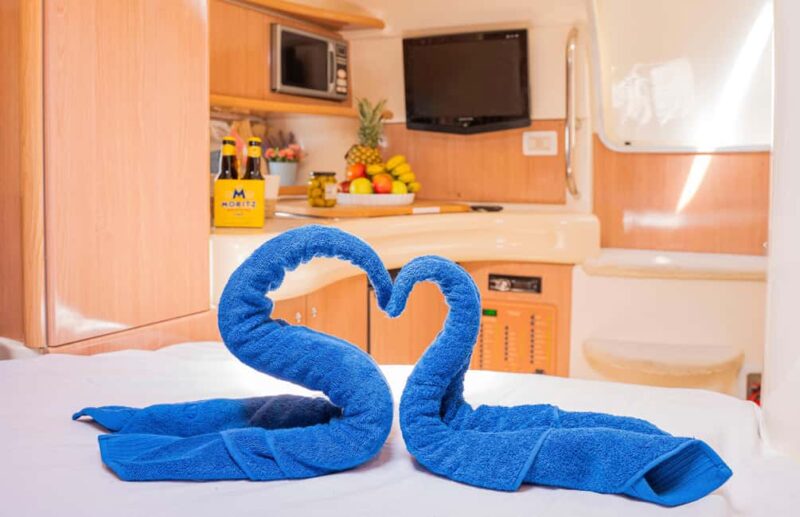 Barcelona: Night on a private Yatch with romantic dinner - The Luxurious Gobbi Atlantis 315 Yacht