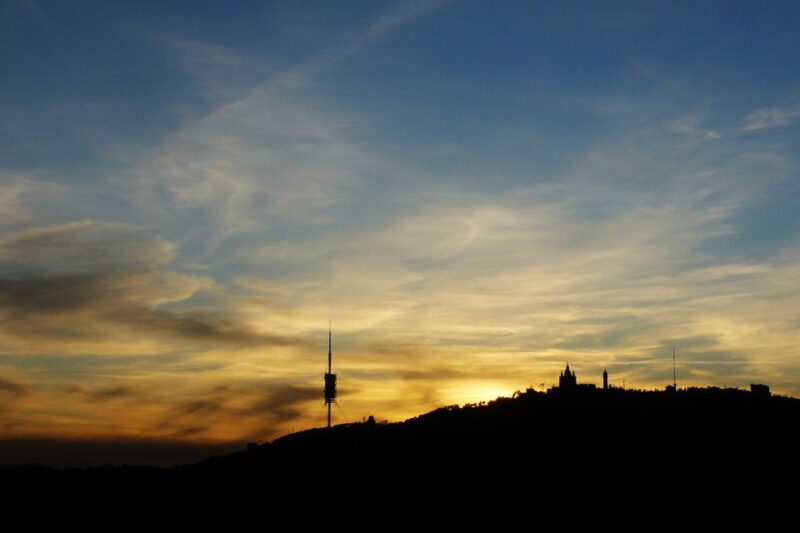 Barcelona: Night Tour on Sidecar Motorcycle - What to Wear and Practical Tips