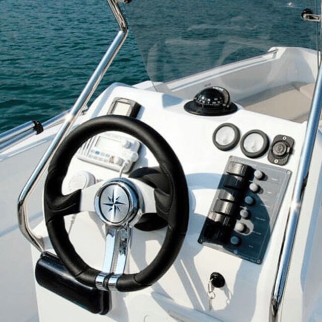 Barcelona: No license needed Boat Rental - Experience the freedom to captain your own boat in Barcelona