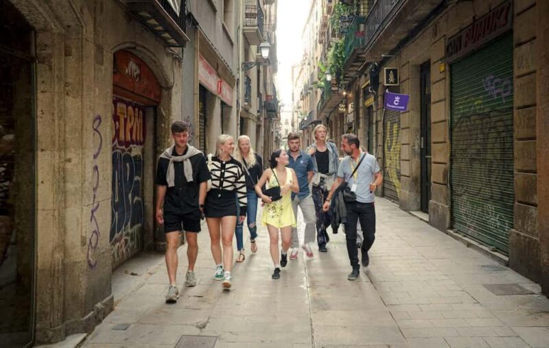Barcelona: Old City Hidden Gems, Tapas, & Drinks Guided Tour - Key Points