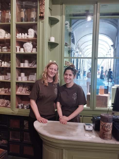 Barcelona: Old Town Historic Shops Guided Tour - Discover Barcelona’s Old Town Through Its Historic Shops