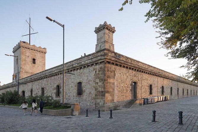 Barcelona: Old Town, Montjuic Castle, Cable Car Small Group Tour - Ascending Montjuic in the Cable Car