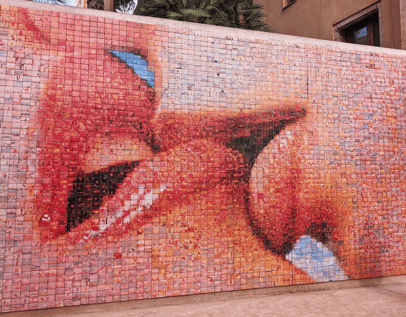 Barcelona: Old Town Private Walking Tour of Past and Present - A Flavorful Stop at La Boqueria Market