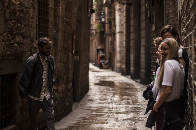 Barcelona: Old Town Tapas & Paella Food Tour with 8 Tastings - Key Points