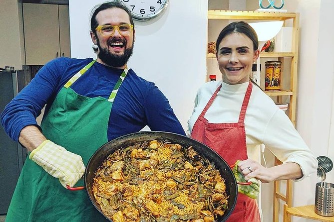 Barcelona : Paella Cooking Experience + Boqueria Market Exclusive Tour - Starting at the Heart of Barcelona: The Meeting Point