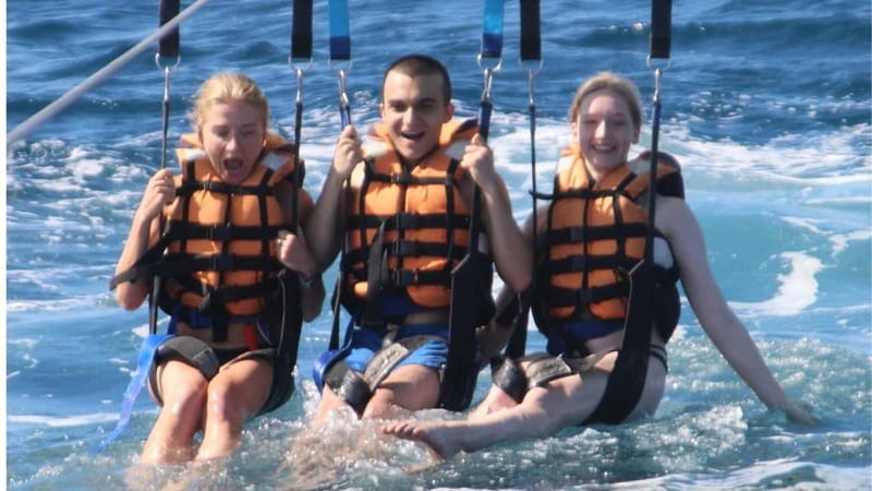 Barcelona: Parasailing with panoramic views over the sea - Starting Point at Port Fòrum in Barcelona