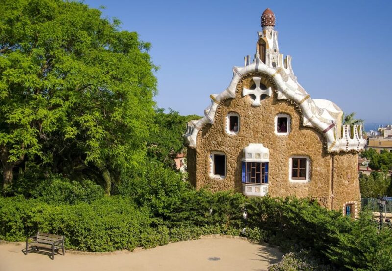 Barcelona: Park Güell Guided Tour - Physical Requirements and Accessibility