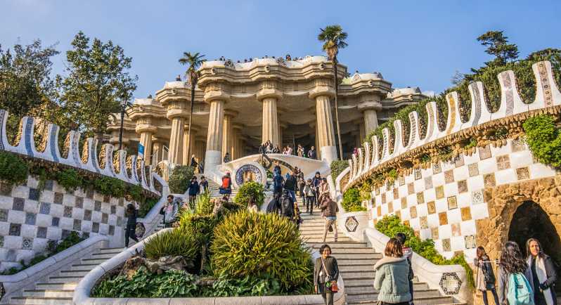Barcelona: Park Guell Guided Tour with Skip The Line Entry - Key Points