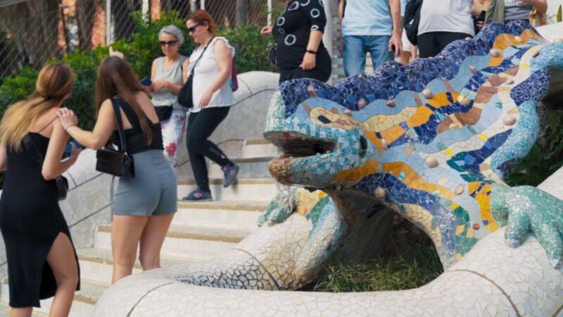 Barcelona: Park Guell Guided Tour with Skip The Line Entry - The Guide’s Role in Making the Experience Special