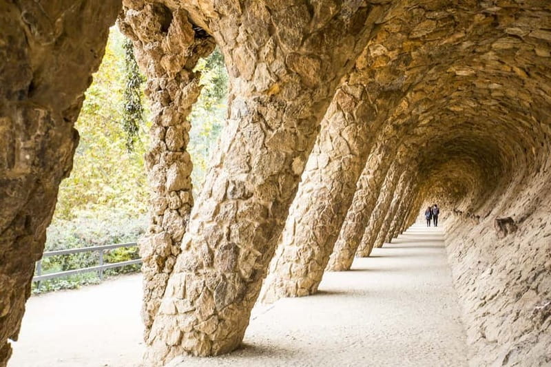 Barcelona: Park Güell Guided Tour with Skip-the-line Entry - Practical Tips for a Smooth Tour