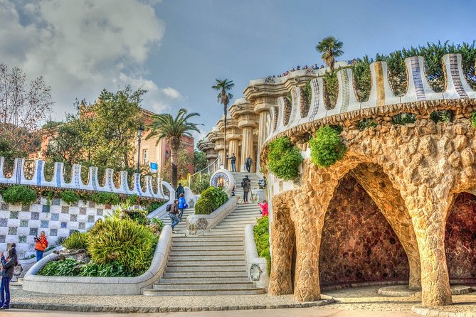 Barcelona: Park Guell Guided Tour with Skip the Line Ticket - The Role of the Guide and Group Experience
