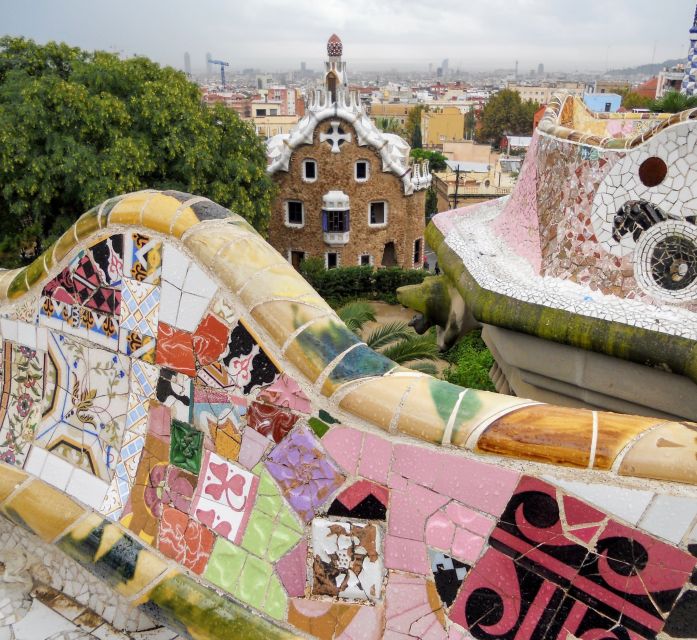 Barcelona: Park Güell & Sagrada Familia Guided Tour - Key Points