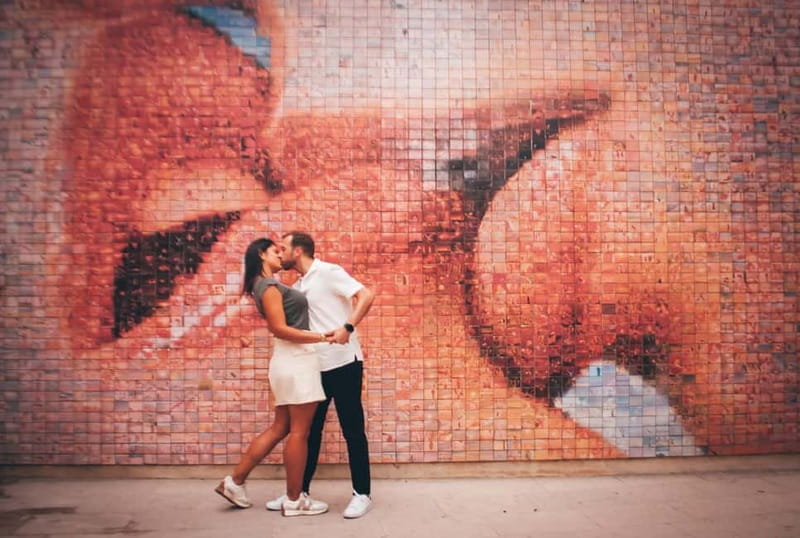 Barcelona: Photo Shoot Tour in El Gothico - Capture Your Barcelona Moments with a Private Photo Shoot in El Gothic