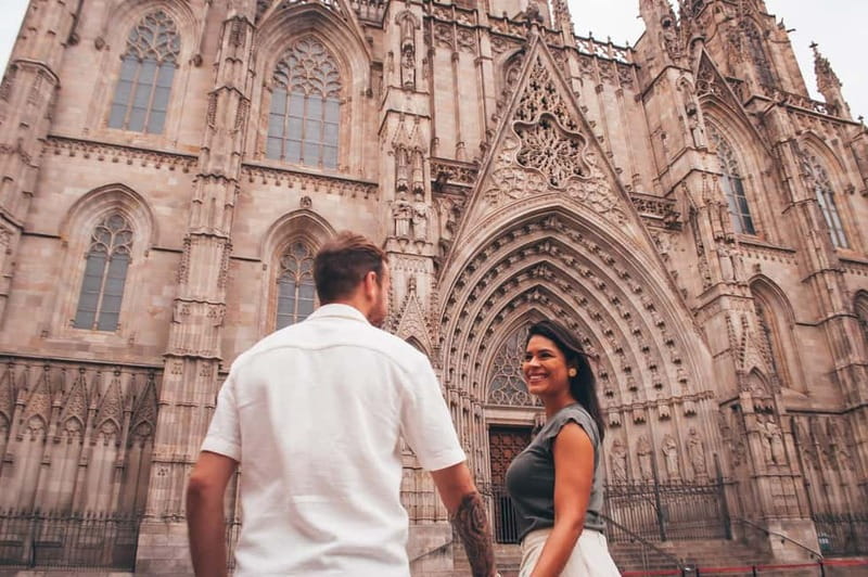 Barcelona: Photo Shoot Tour in El Gothico - The Meeting Point and How the Tour Ends