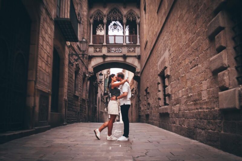 Barcelona: Photo Shoot Tour in El Gothico - Value for Money and Additional Options