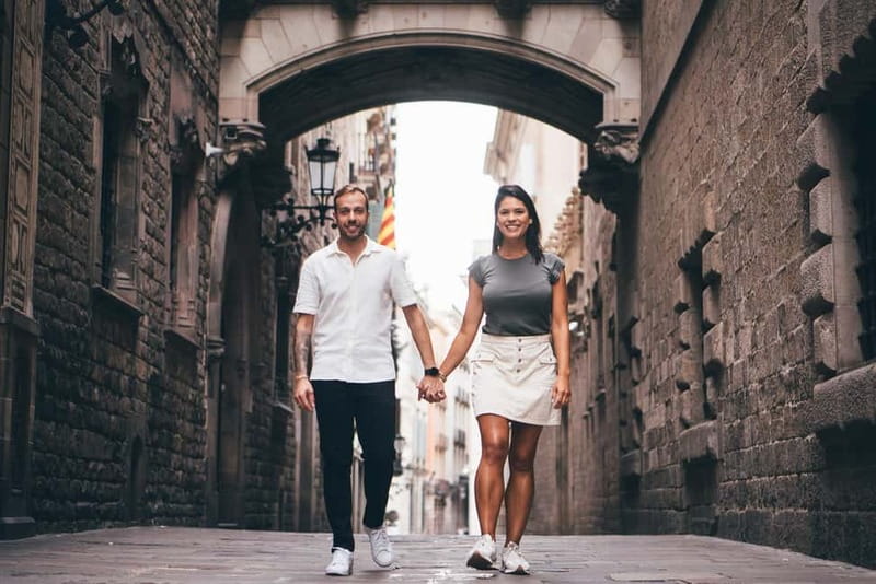 Barcelona: Photo Shoot Tour in El Gothico - Accessibility and Suitability