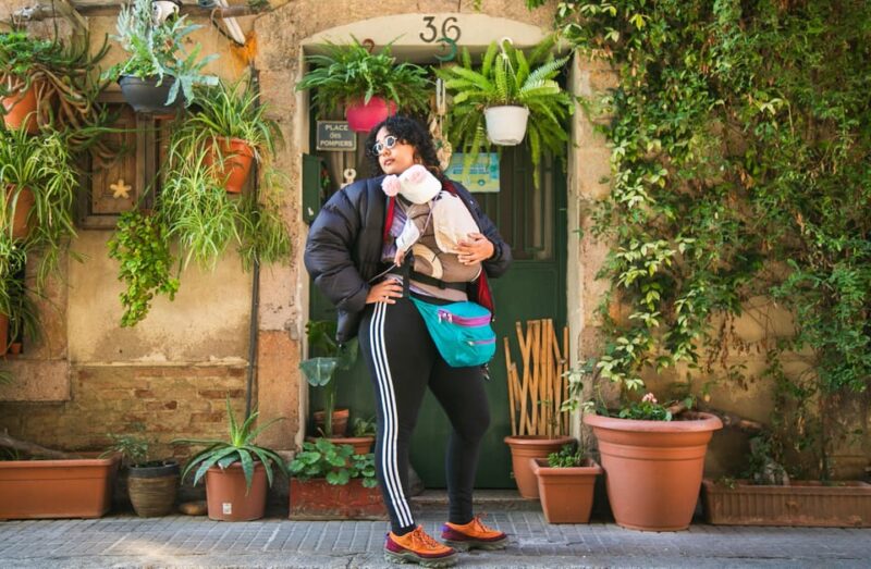 Barcelona: Photographic Madness at Barceloneta Beach - The Role of the Guide in Making Your Photos Natural and Fun