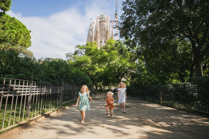 Barcelona: Photographic Madness at the Sagrada Familia - Unique Photography Experience at the Sagrada Familia in Barcelona