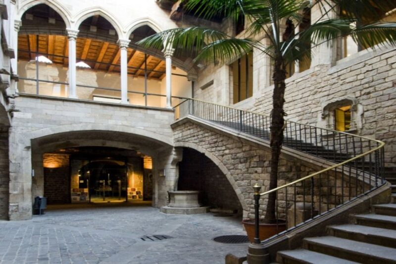 Barcelona: Picasso Museum Tour with Moco Museum Ticket - Explore the Picasso Museum in Barcelonas Historic Palaces