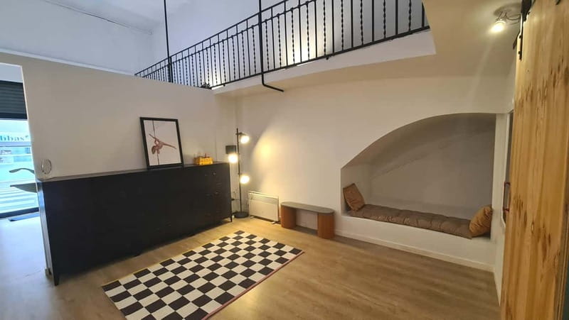 Barcelona: Pole Dancing Class - What to Expect During the 1.5-Hour Barcelona Pole Dancing Class