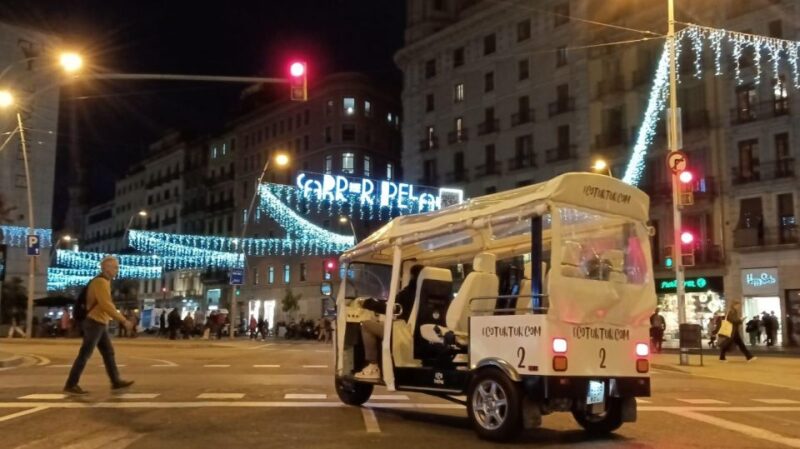 Barcelona: Private Christmas Lights Tour by Eco Tuk Tuk - Experience the Sparkling Christmas Lights of Barcelona in a Private Eco Tuk Tuk