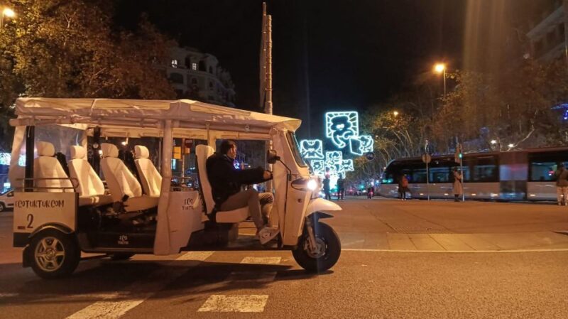 Barcelona: Private Christmas Lights Tour by Eco Tuk Tuk - Marveling at the Arc de Triomf and Ronda de Sant Pere