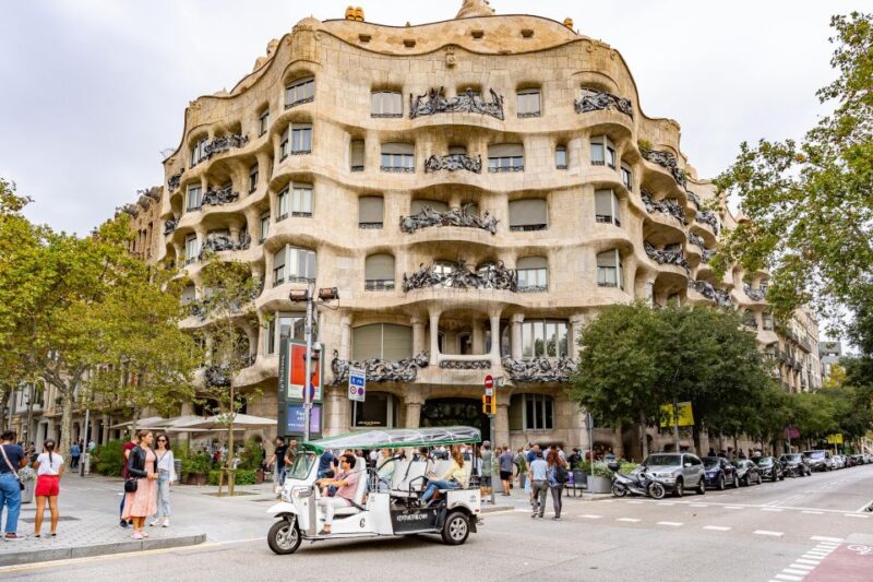 Barcelona: Private City Tour by Eco Tuk Tuk - Visiting Port Vell and Ciudadela Park