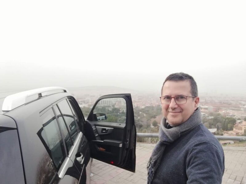 Barcelona: Private City Tour - Barcelona’s Scenic Viewpoints and Iconic Monuments in a Premium Car