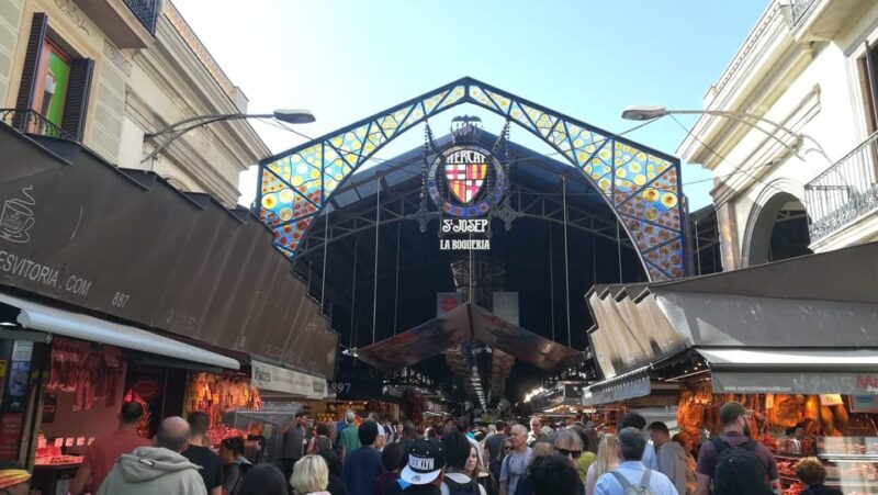 Barcelona: Private City Tour - The Guide and Experience