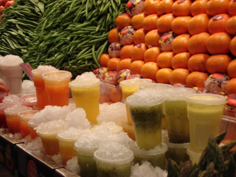 Barcelona: Private Evening Walking Tour with Tapas Dinner - The Balance of Experience and Practicality