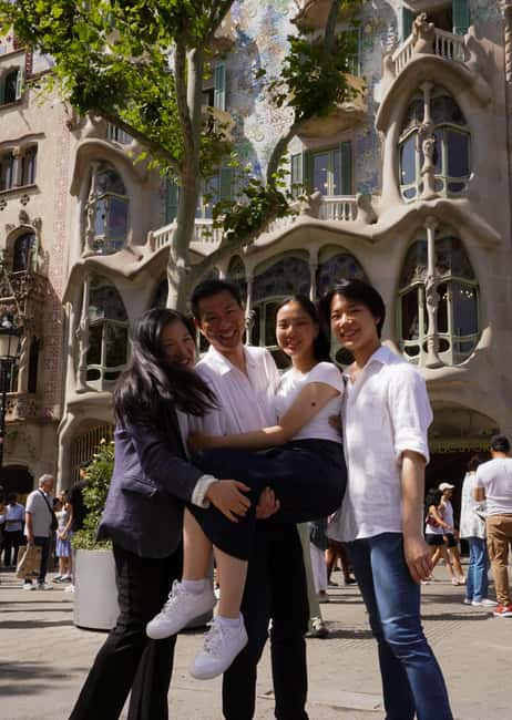 Barcelona - Private Family Photoshoot at Sagrada Familia - Key Points