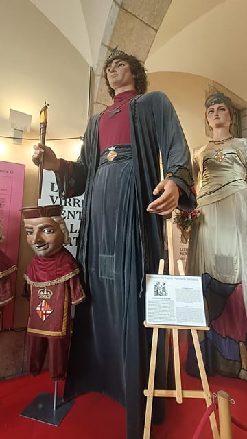 Barcelona private food tour with tailored tapas - Guide Expertise and Customer Service