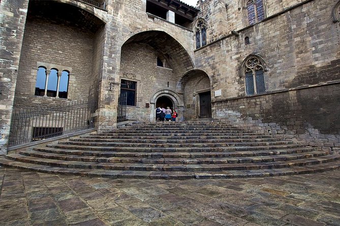 Barcelona Private Gothic Quarter Tour with Flamenco Show - Key Points