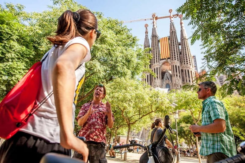 Barcelona: Private Group Bike Tour - Exploring the Gothic Old Town and Historic Sites