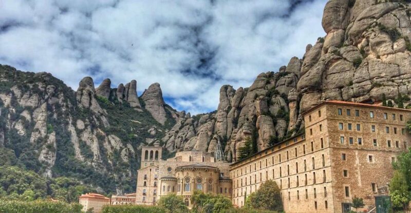 Barcelona: Private Montserrat Tour with Entry Tickets - Pickup and Transportation Options for a Hassle-Free Day