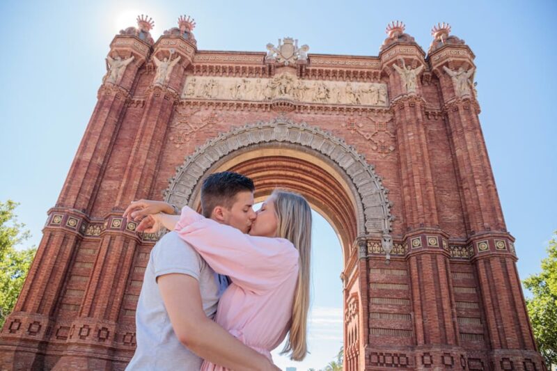 Barcelona: Private Photoshoot at Arc de Triomf - The 15-Minute Photo Session: What You Can Expect