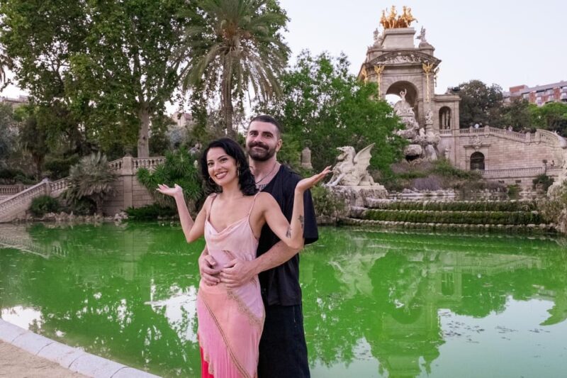 Barcelona: Private Photoshoot in Ciutadella Park with Ami - Relaxing by the Lake for Natural Photos