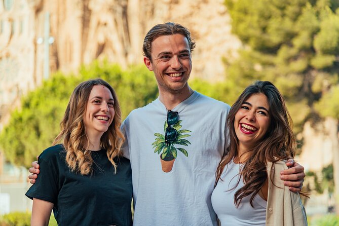 Barcelona : Private Photoshoot Outside Sagrada Familia - Flexibility and Weather Considerations
