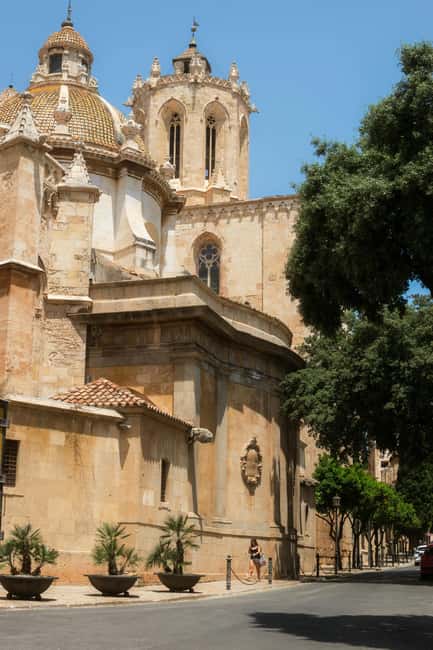 Barcelona: Private Tarragona Day Trip with Guide & Free Time - Key Points