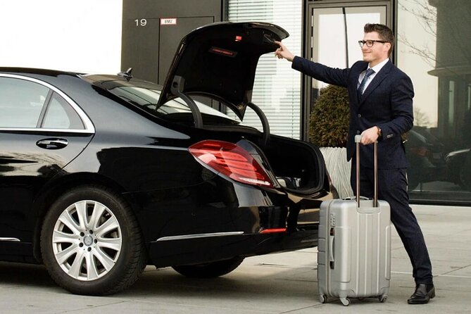 Barcelona Private transfer from Airport to Hotel / Cruise - Efficient and Affordable Barcelona Airport Transfers for $41.67
