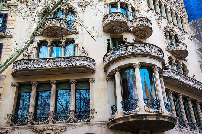 Barcelona Private Walking Tour through the City of Gaudi - Architectural Details and Iconic Buildings