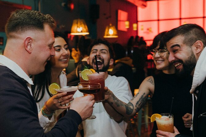 Barcelona Pub Crawl and Walking Tour with Drinks - The Role of the Guide: Knowledgeable and Engaging