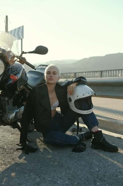 Barcelona: Retro Motorcycle Ride and Photoshoot - Unique Barcelona Experience: Retro Motorcycle Ride and Professional Photoshoot